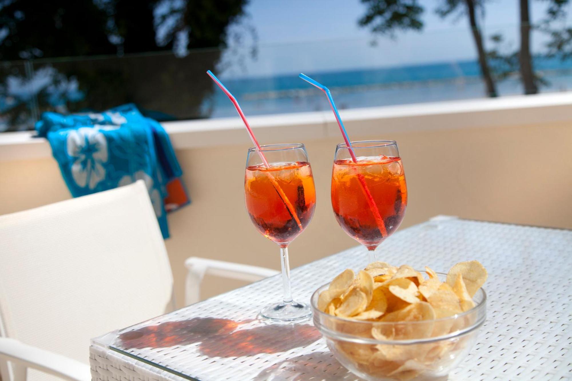 רימיני Marina Beach Suite Hotel מראה חיצוני תמונה