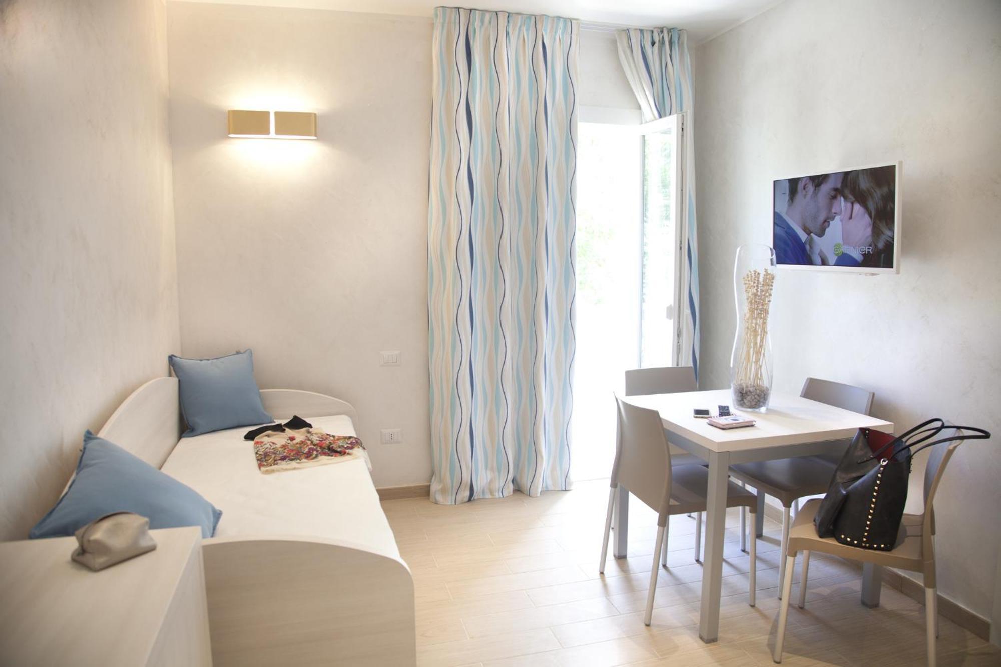 רימיני Marina Beach Suite Hotel מראה חיצוני תמונה