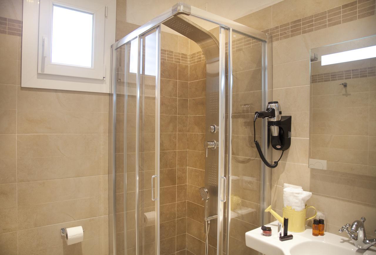 רימיני Marina Beach Suite Hotel מראה חיצוני תמונה