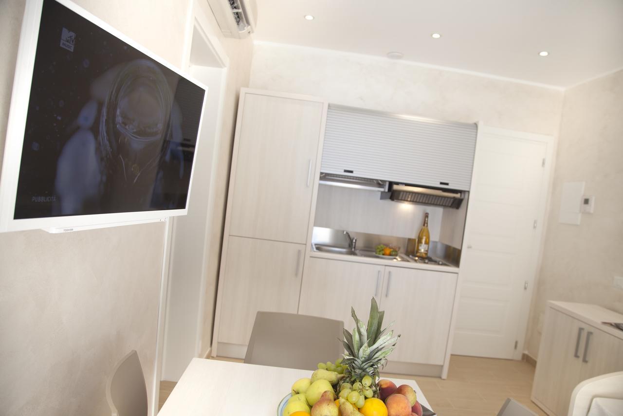 רימיני Marina Beach Suite Hotel מראה חיצוני תמונה