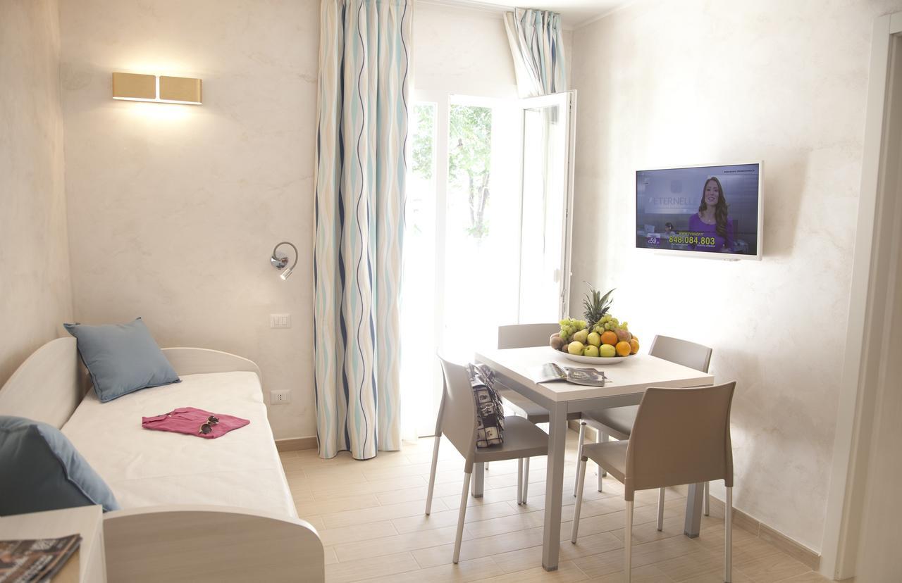 רימיני Marina Beach Suite Hotel מראה חיצוני תמונה