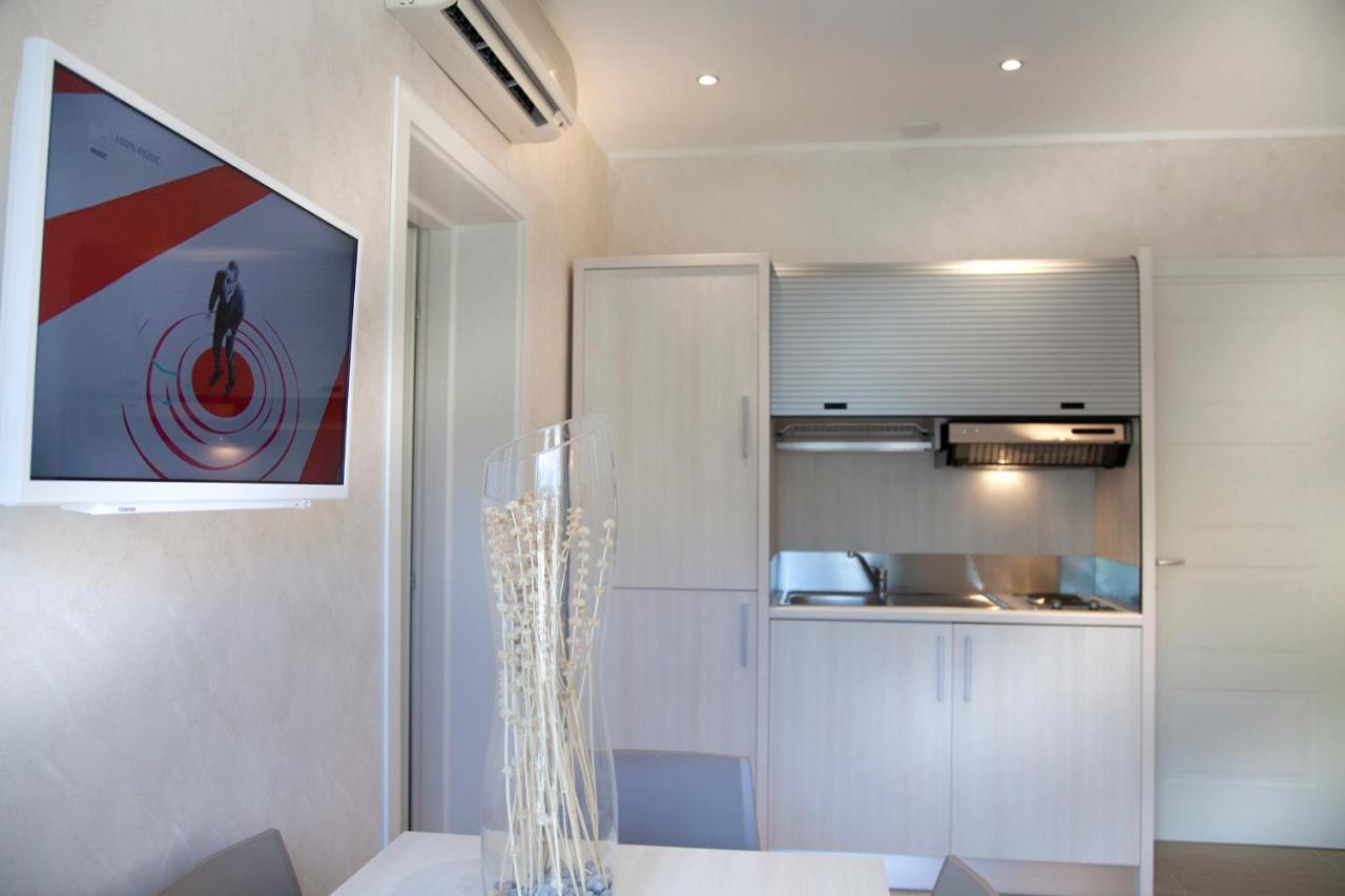 רימיני Marina Beach Suite Hotel מראה חיצוני תמונה