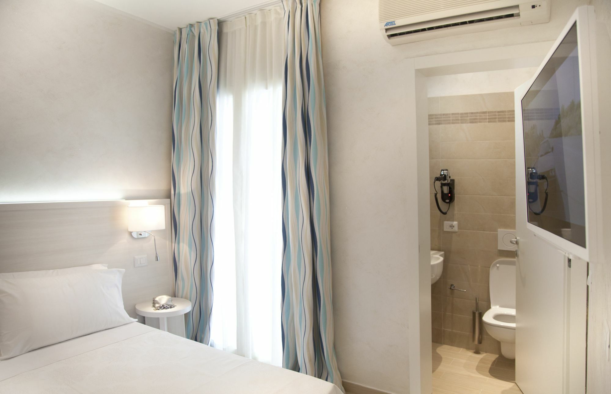 רימיני Marina Beach Suite Hotel מראה חיצוני תמונה